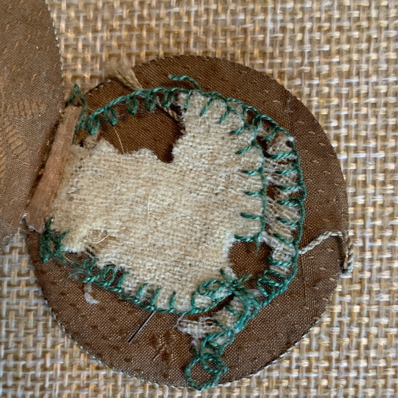 Antique spool and needle case. Turn of the century piece with sweet writing. - Picture 8 of 10